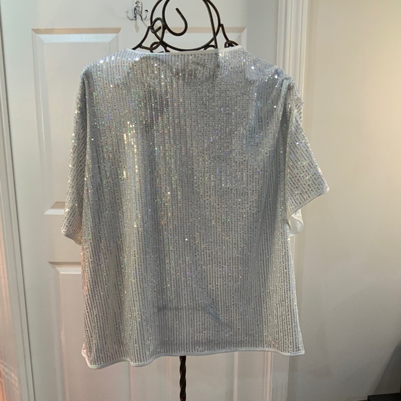 X PLUS WEAR SILVER SEQUIN TOP PLUS SIZE 4X NWT - Picture 4 of 6